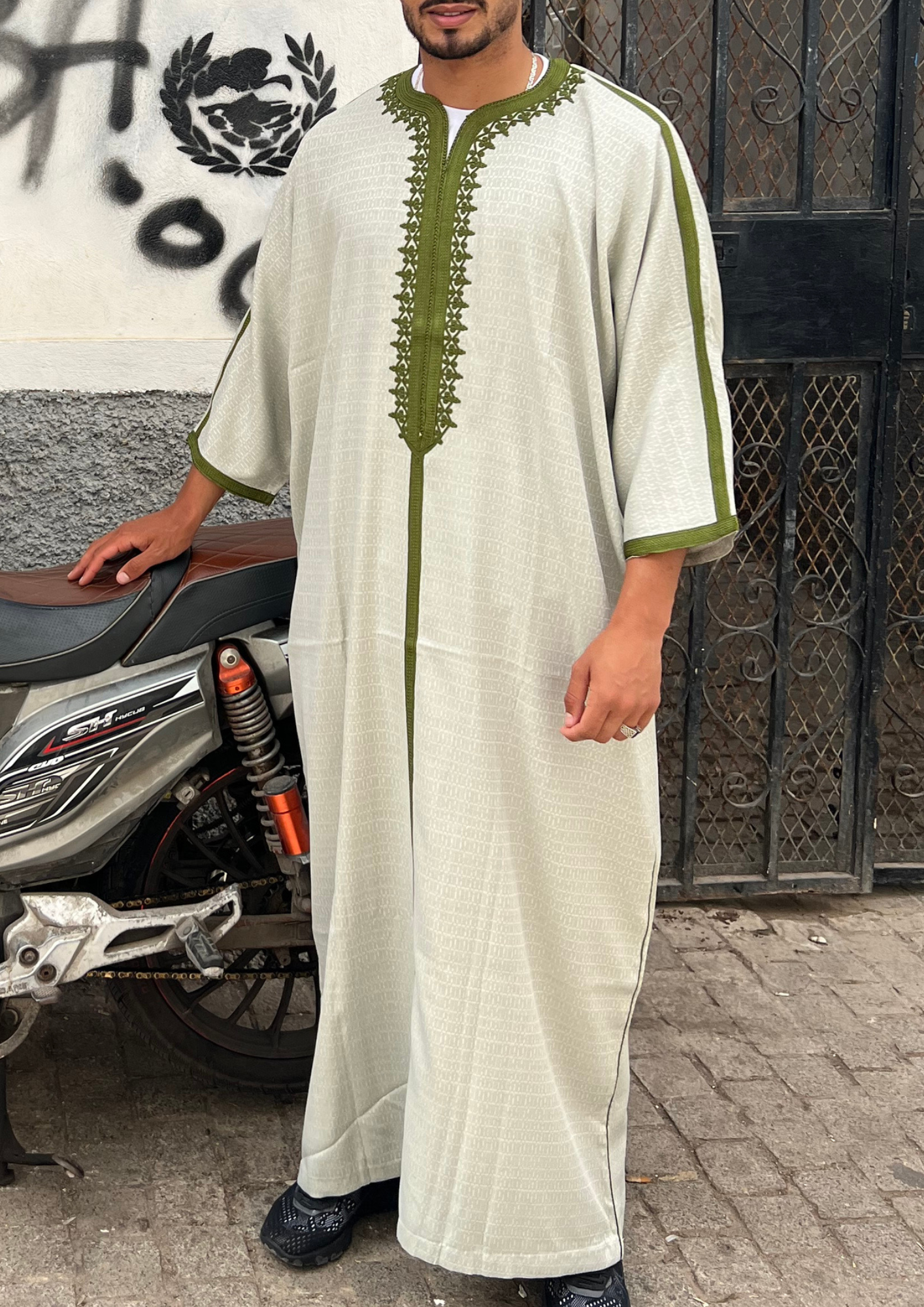 Gandora kaki